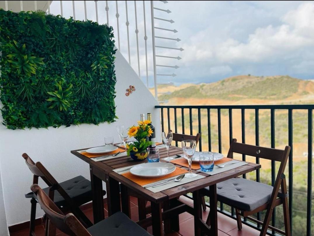 Two Bed, Two Bath Apartment With Sea Views - Angel De Miraflores Málaga Exterior foto